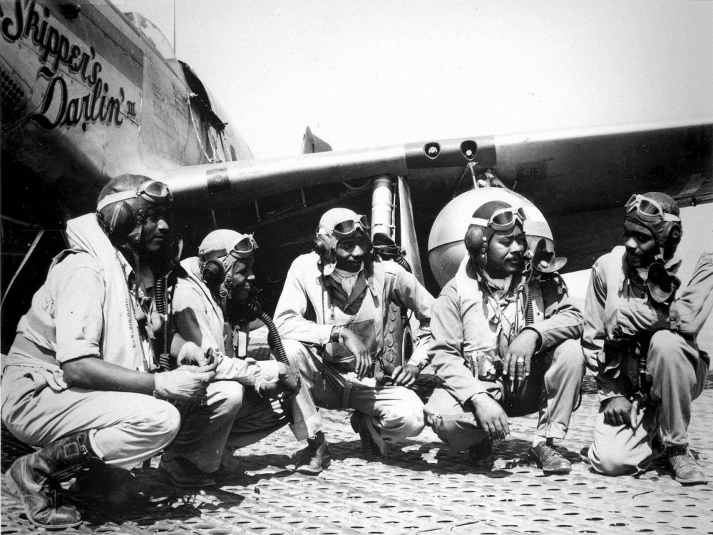 Pilots_of_the_332nd_Fighter_Group.jpg