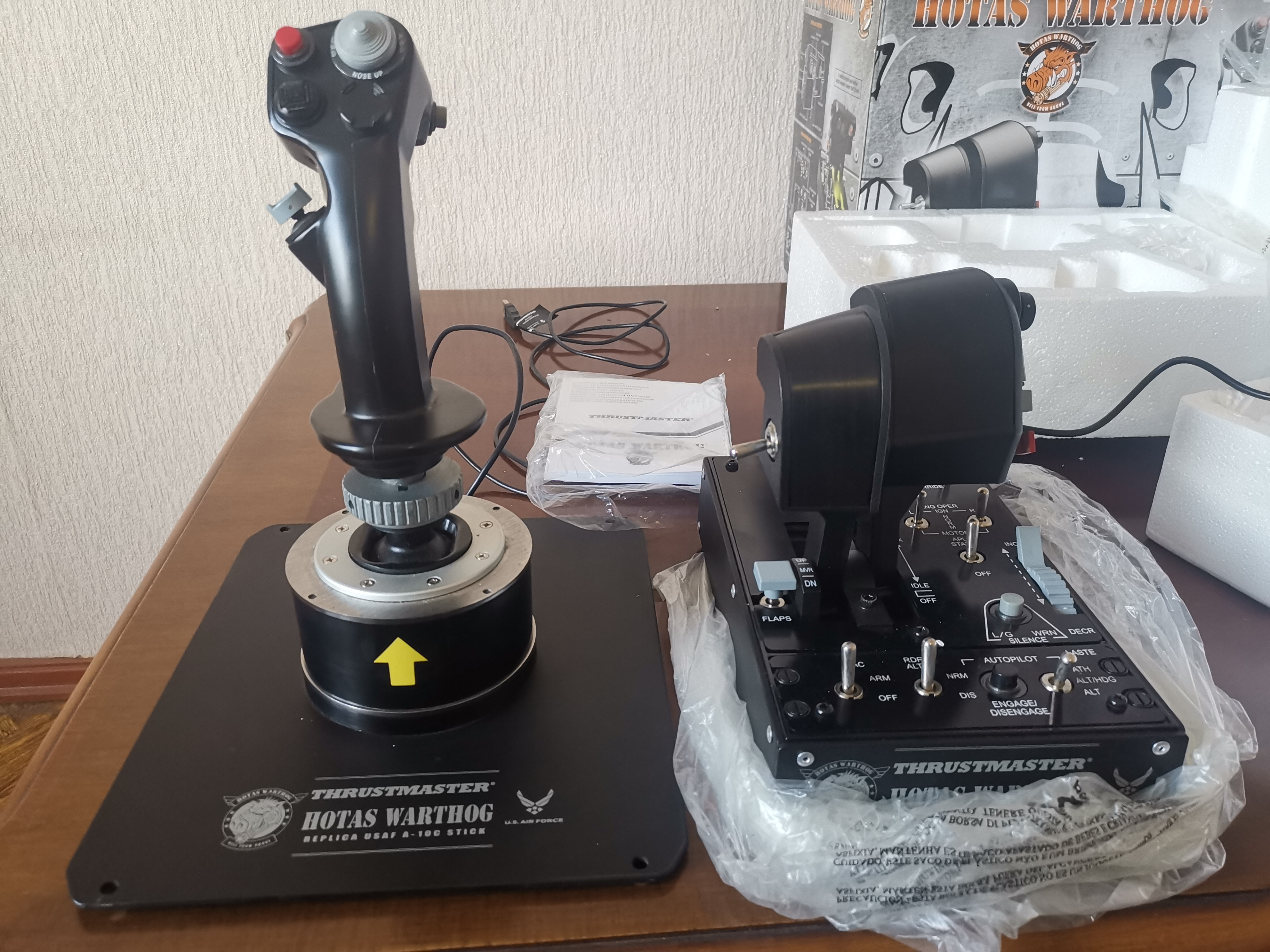 Джойстик hotas. Джойстик Thrustmaster Hotas Warthog. Джойстик Thrustmaster Hotas Warthog, PC, (2960720). Thrustmaster 1996. Warthog a-10 джойстик.