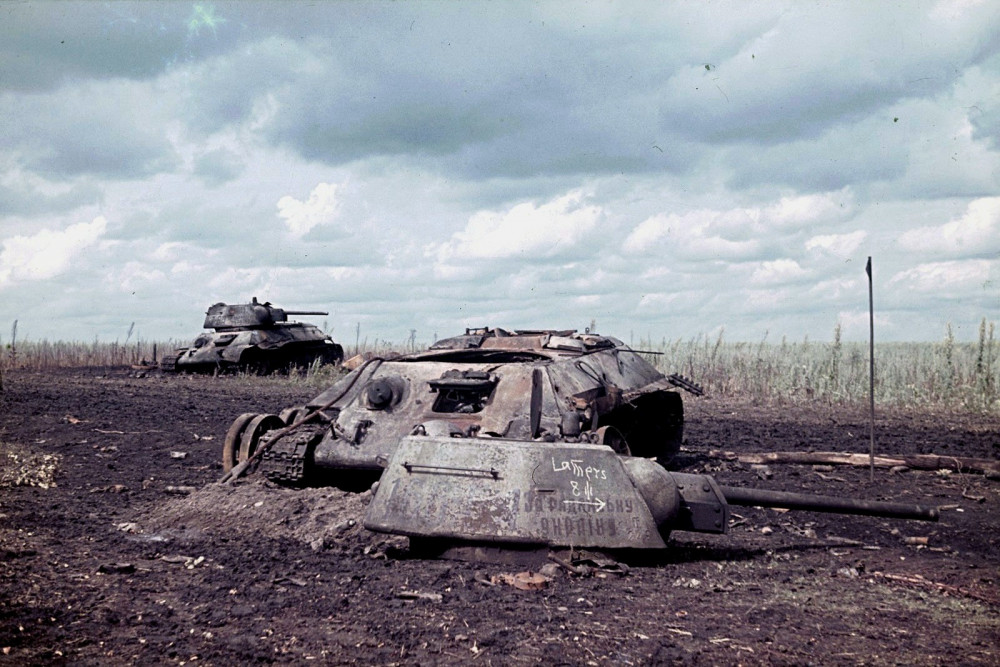 T34_knoked_Belgorod_1943.jpg