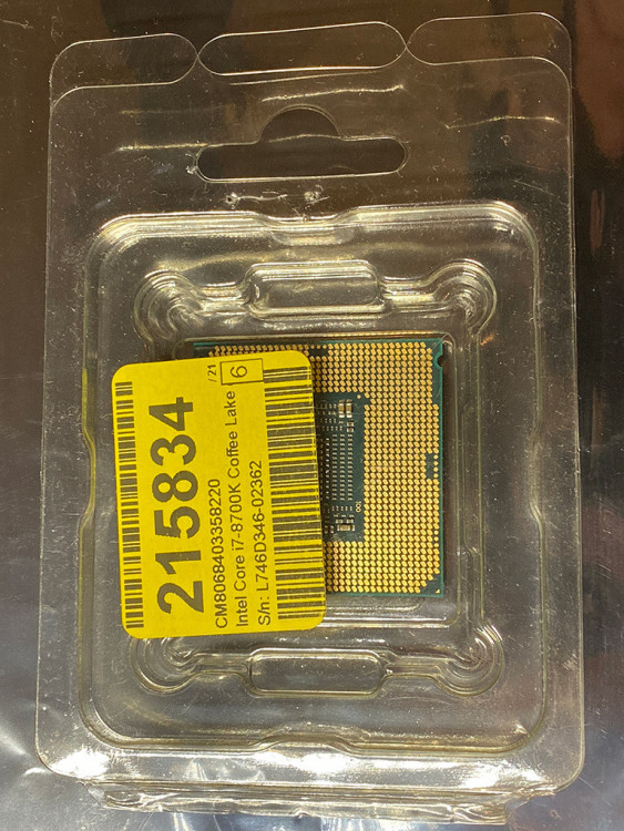 I7-8700K_003.thumb.jpg.11040b81b87c2ce1a79b81c4ec224114.jpg