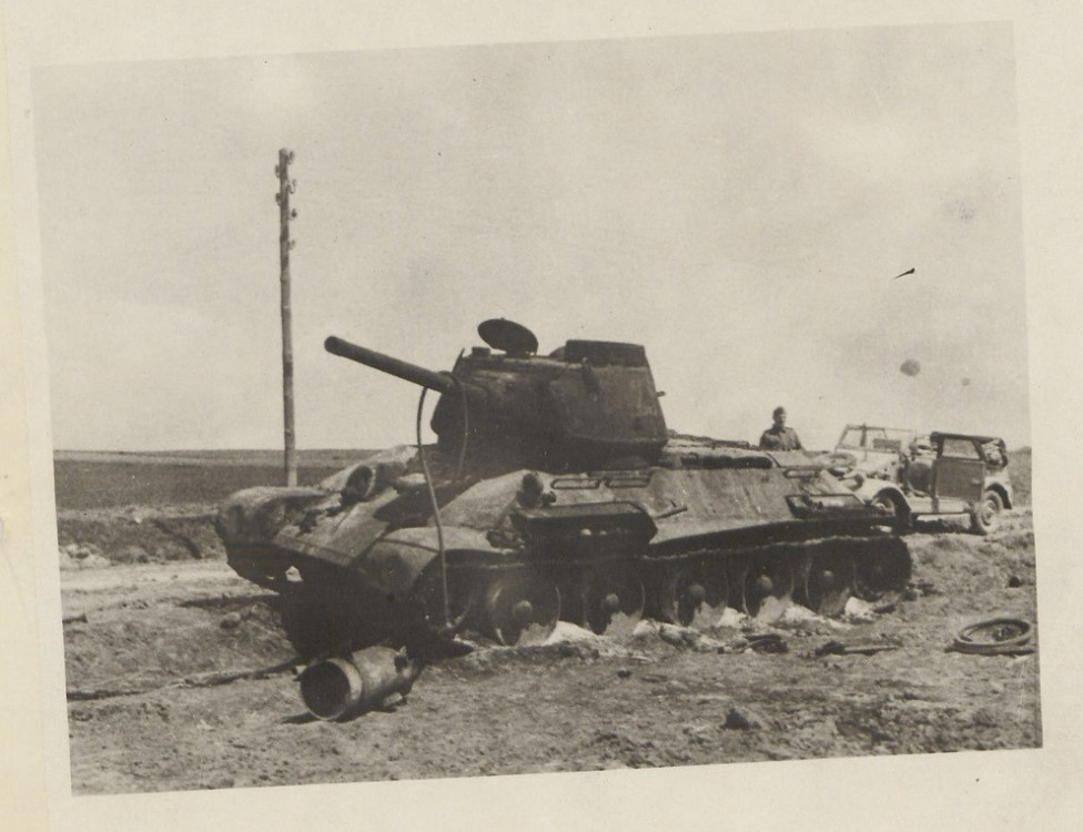 T-34-85-001.thumb.jpg.ecdfc8996eb9782d2a0f795d08e62c53.jpg