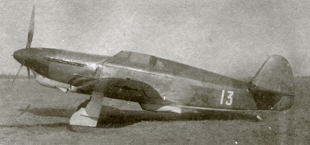 Yakovlev-Yak-1-White-13-sn-0868-TsAGI-1942-01.thumb.jpg.df4cbe1788a58be8e5eb18ff1c73292c.jpg