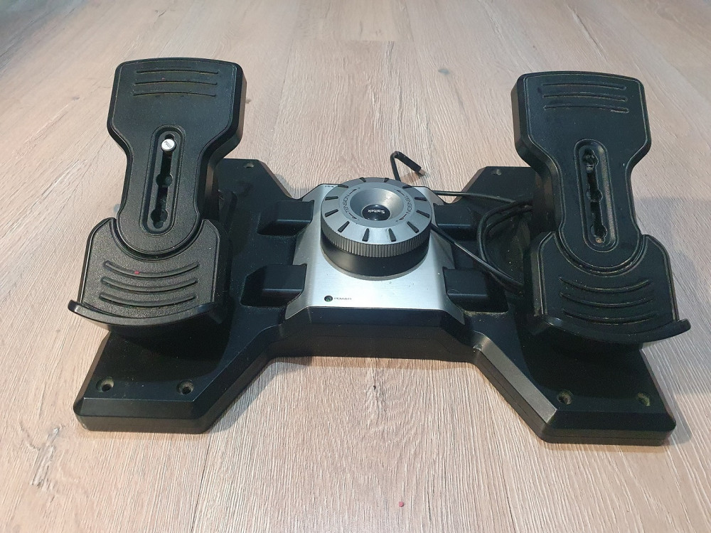 01_Saitek_Rudder Pedals.jpg