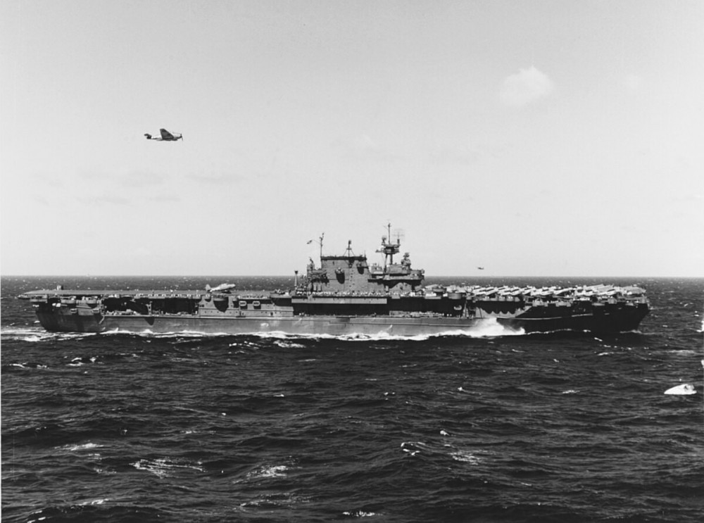 USS_Enterprise_(CV-6)_underway_at_sea_on_22_November_1943.thumb.jpg.f0fe3096faad4079c0cc3ca074a0804d.jpg