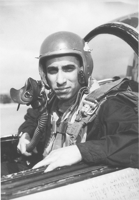 pilot8.jpg.774674acf3926e92c4ceb9f033fd3e32.jpg